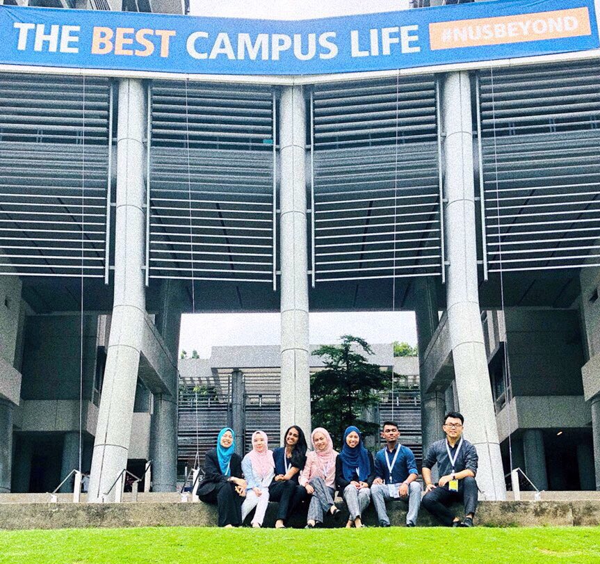 nabilanshrddn's tweet photo. Series of Unfortunate Events at #AFMAM2018:

GUESS WHO FELL DOWN AFTER TAKING THESE PICTURES? 

Ps- the field is wet guys 😭
Pss- I'm wearing white jeans 😭😭 https://t.co/x17dAVwKgF