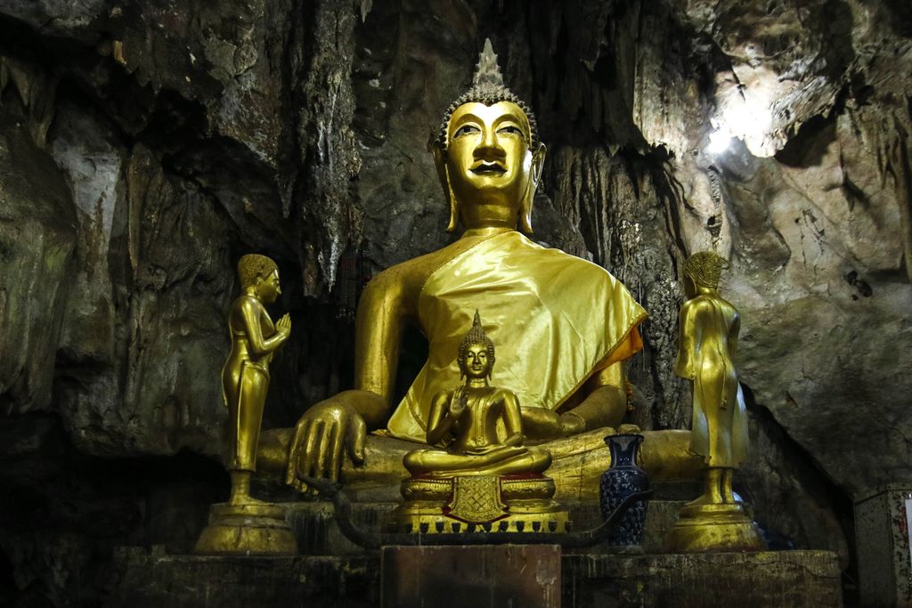 THAILAND at @ThaiNewMandala: In Buddhist Thailand, the relationship between human and cave is one of power. Thus, the state-managed rescue operation of the young footballers trapped in Tham Luang Nang Non cave begins to take on a political dimension. buff.ly/2IOOwd1