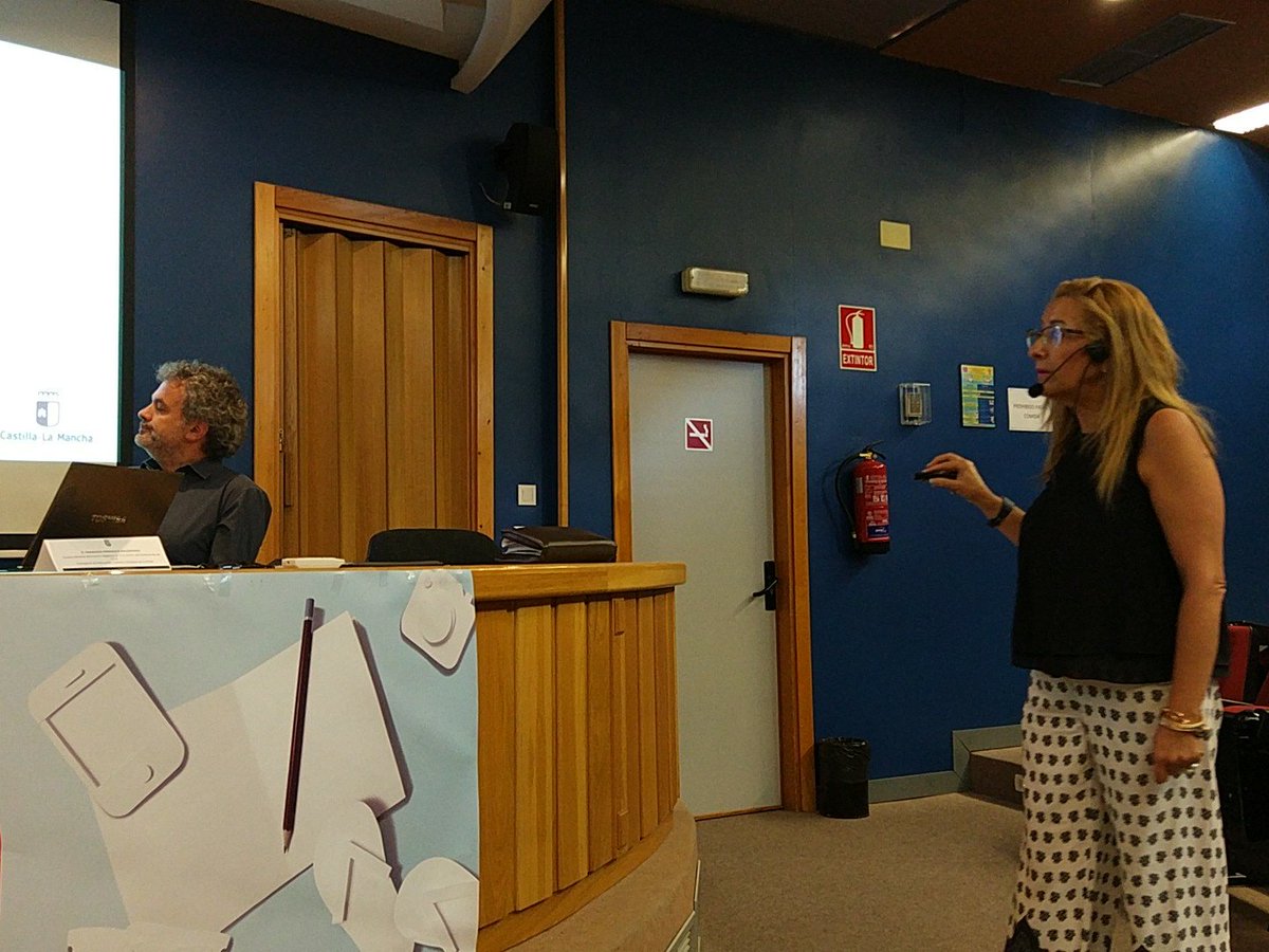 ivarea's tweet image. Segunda jornada de #CursosDeVerano #InformáticaParaTodos #Informatics4all @uclm_es con Virtudes Pardillo y Fco. Perezagua del @CRFPCLM en @esiiab @Educacion_Ab