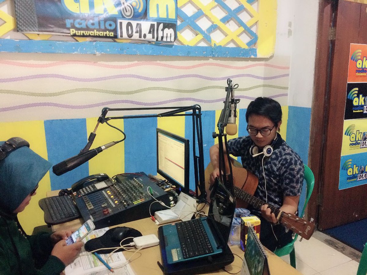 Done visit <a href="/mor_luas/">Morai</a> dan @Ikbal__taufik <a href="/musikanadaswara/">MANS Entertainment</a> <a href="/akom_radio/">Akom 104.4Fm Pwk</a> 13.00-14.00 #tnt <a href="/kemalmic/">kamalsuganda</a>