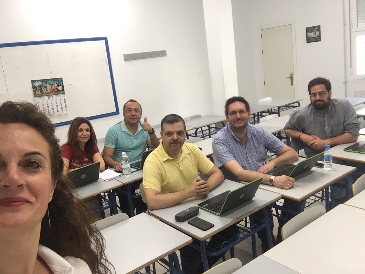 begocarramolino's tweet image. Empezando la 2ª jornada de #ieducandoBootcamp @ieducando en @SagradaSevilla #GoogleEducator Level 2