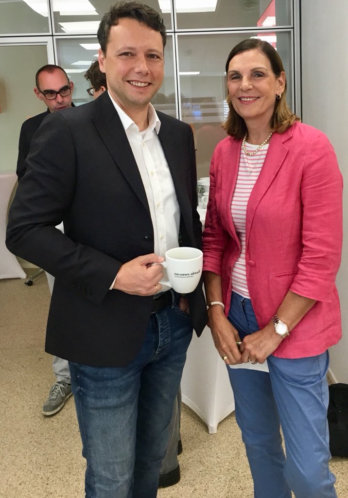 Alm-Hanke (@susaalmhanke) on Twitter photo Wenn der #Guru der Gelassenheit <a href="/frankzdeluxe/">Frank Behrendt 🌻</a> auf Makeup-Artist @BorisEntrup trifft und <a href="/JuergenHarrer/">Jürgen Harrer</a> auf @Stierthompson dann ist #prba18-Jurytag bei <a href="/newsaktuell/">newsaktuell</a> 😎Go👍<a href="/JensHungermann/">Jens Hungermann</a> <a href="/GudrunKreutner/">Gudrun KREUTNER</a> <a href="/MonikaSchaller/">monika schaller</a> <a href="/tbs_krnr/">Tobias Körner</a> <a href="/natanjamarija/">Natanja Marija Grün</a> <a href="/mwesselmann/">Matthias Wesselmann</a> <a href="/JvJhering/">Janina von Jhering</a> <a href="/floraholder/">Flora Holder</a> Wenn der #Guru der Gelassenheit <a href="/frankzdeluxe/">Frank Behrendt 🌻</a> auf Makeup-Artist @BorisEntrup trifft und <a href="/JuergenHarrer/">Jürgen Harrer</a> auf @Stierthompson dann ist #prba18-Jurytag bei <a href="/newsaktuell/">newsaktuell</a> 😎Go👍<a href="/JensHungermann/">Jens Hungermann</a> <a href="/GudrunKreutner/">Gudrun KREUTNER</a> <a href="/MonikaSchaller/">monika schaller</a> <a href="/tbs_krnr/">Tobias Körner</a> <a href="/natanjamarija/">Natanja Marija Grün</a> <a href="/mwesselmann/">Matthias Wesselmann</a> <a href="/JvJhering/">Janina von Jhering</a> <a href="/floraholder/">Flora Holder</a>