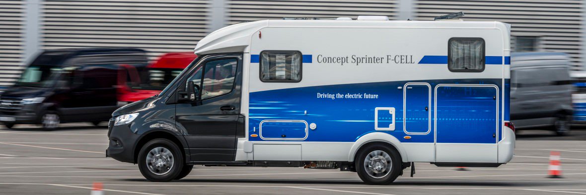 H2Europe's tweet image. .@MercedesBenz Vans presents Sprinter w/ electric drive and #fuelcell
“The potential of #FuelCell technology is undisputed. That applies above all to comparatively large vans with a need for long range and short refuelling times."
#SprinterFCELL #eMobility
bit.ly/2KHkRHU