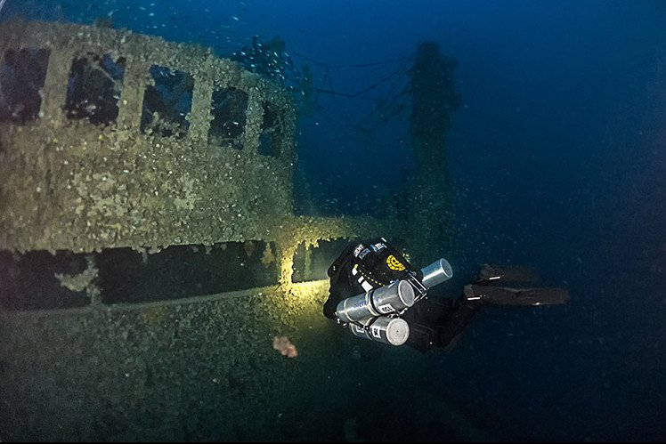 SerialDiver's tweet image. Sul filo dei 130 m di profondità, nel mare dell'Arcipelago Toscano, l'immersione mozzafiato su un relitto ancora ammantato di misteri...
link---&amp;gt; serialdiver.com/blog/d-s-freie…

#serialdiver #magazine #scuba #tek #tekdive #wreck