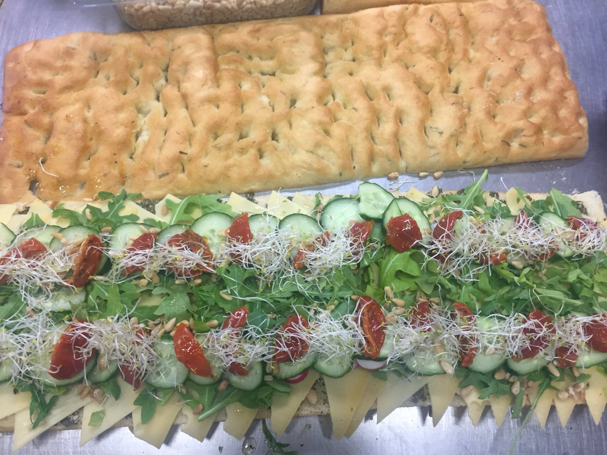 We hebben weer een groot aantal sandwiches mogen maken voor een #horeca relatie.
#gemak #lunch