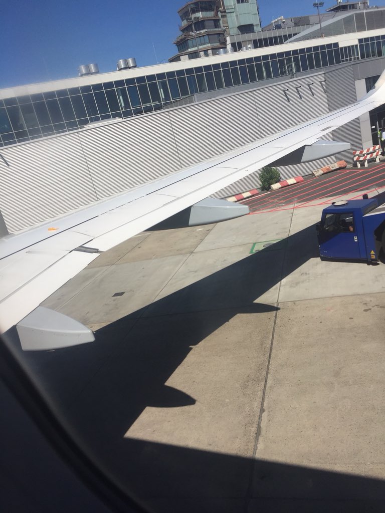 Bording began at 9:30, still standing 😕