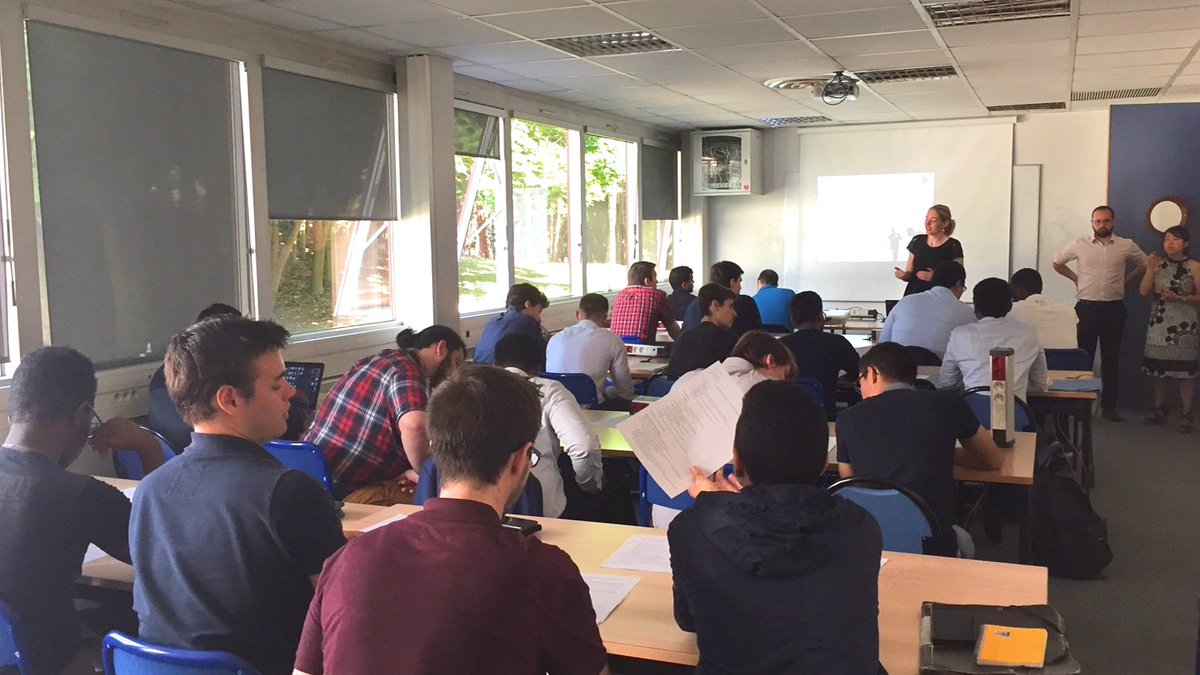 esiee_it's tweet photo. Journée "Simulation d’entretiens d’embauche" à #Itescia ! De nombreux candidats issus de diverses formations en #informatique y ont participé avec notre partenaire @Alten_Recrute. #Animation de la matinée : "Dans la peau d'un recruteur". https://t.co/AZGo0AnurU