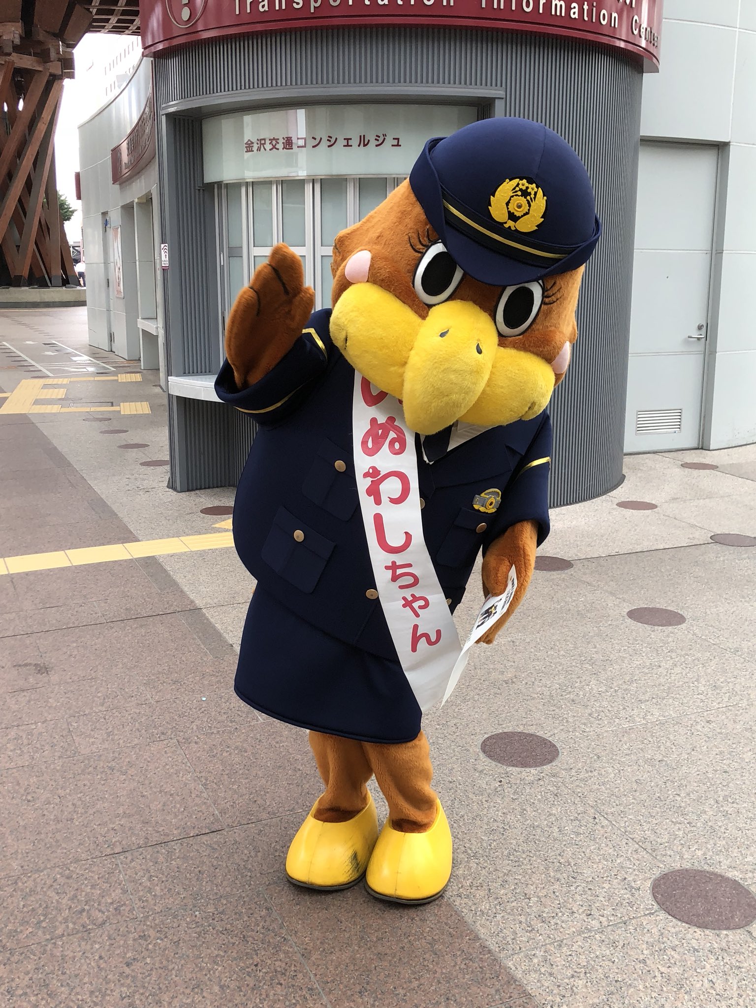 Twitter पर Z女りえ 石川県警のマスコットキャラクター いぬわしちゃん 初めて見た 石川県警の女性シンボルマスコットだそうです 金沢駅 Twitter पर Z女りえ 石川県警のマスコットキャラクター いぬわしちゃん 初めて見た 石川県警の女性シンボルマスコットだそうです 金沢駅