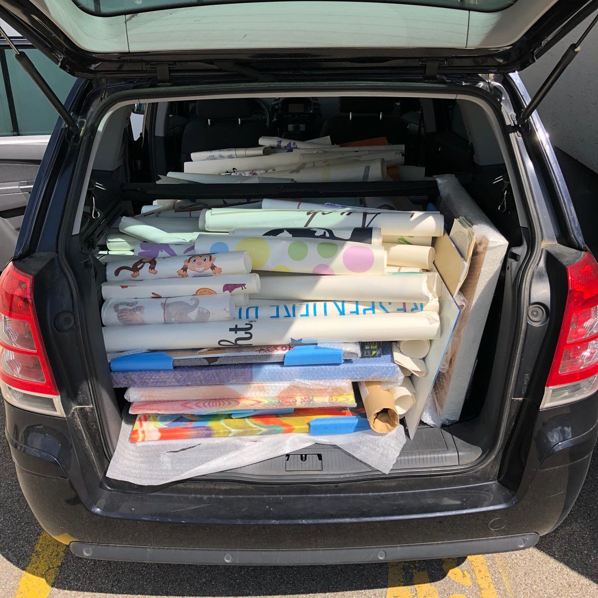 💌 🚘 Herzenswünsche Schweiz unterwegs 🚘💌
Heute war Herzenswünsche Schweiz in Herisau und durfte die Firma trenddeko.ch besuchen. Natürlich nicht ohne Grund..., aber seht selbst.
buff.ly/2KsxbfQ