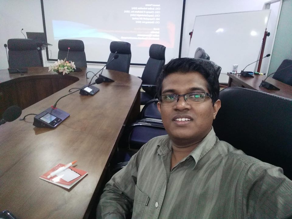 contact_3i's tweet photo. It was an amazing #BlockChain technology meet-up yesterday. Lot of tech and non tech discussions, plans to reshape the future of #SriLankan #BlockChain industry. 💻📱👔😎👍 https://t.co/ul5p5Oumf5