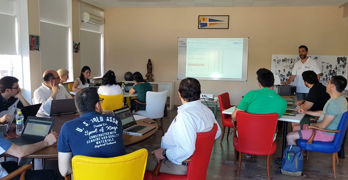 ColMontearagon's tweet photo. ¡Para impresionar a los alumnos el próximo curso! #GoogleTeachers de #Zaragoza a por el Level1 #GoogleEducator. #ieducandoBootcamp #GoogleEdu #EdTech #EducarMola #AcademiadeGoogle #DesarrolloProfesional #Chromebook @ieducando https://t.co/rhCnttJ7Yf