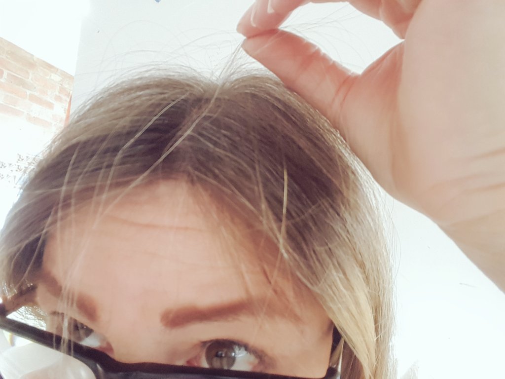 JUST CALL ME TUFTY!!! 🤣🤣
The re growth in my hair is pretty ridiculous right now! 😲
These anti aging hair products I'm using are creating new baby hairs that are sprouting anew! 💜💛
#antiaging #veganbeauty
#hairgoals #hairgrowth #hairloss #sociallyshared