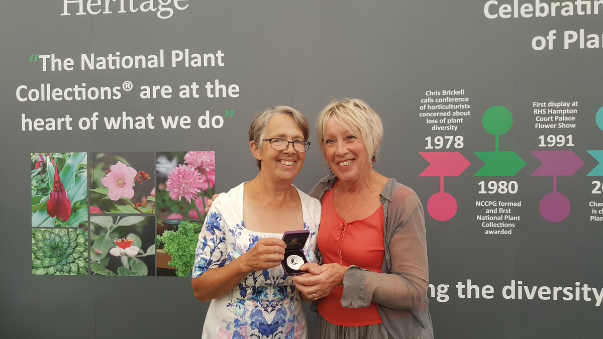 Carol Klein congratulating Sarah Cook #nationalcollection holder of Iris Cedric Morris introductions on her @Plantheritage Brickell Award 2018 #RHSHampton @CarolKlein @The_RHS