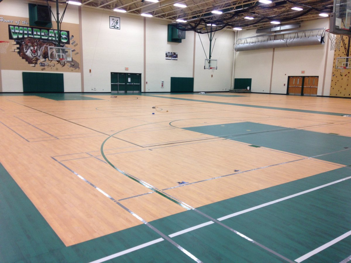phsccwildcats's tweet photo. New PHS Fieldhouse Floor looks great!!! https://t.co/jEF2Lw90q7