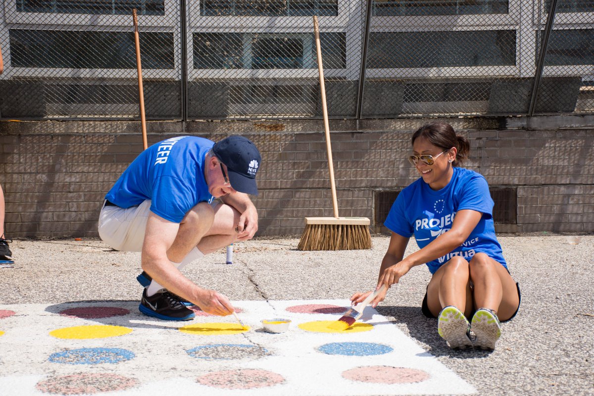 VirtuaHealth's tweet photo. Steamy weather could not slow down the incredible volunteers at #Project76 last week. Click to see more photos of the hard-working volunteers from Virtua, @SIXERSSTRONG, and @PhillySJUnited: https://t.co/KRKACqJFzm https://t.co/RU5tjXxOms