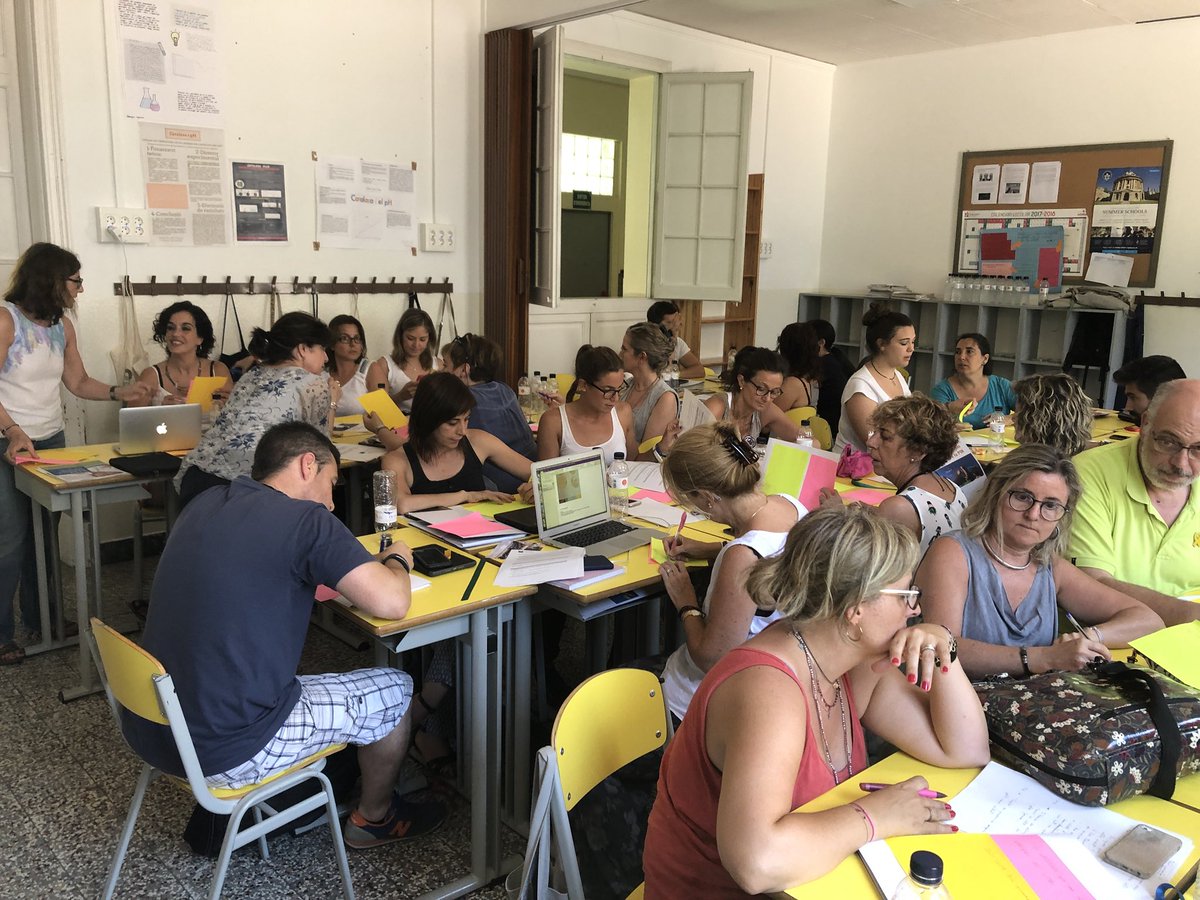 jesuitesinnova's tweet photo. A la #JEPIN els projectes científics aproximen els infants a la ciència a través del pensar, experimentar i comunicar. Avui en el #JEforum18 comprovem si ens hem de rentar les mans abans de menjar @JesuitesEdu https://t.co/9GCnvitxdX