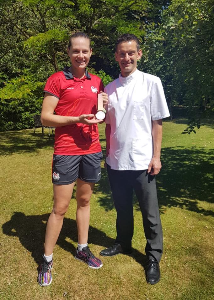 JeremyJamesSOP's tweet image. We are proud to be sponsoring @squash1111 
@SJPerry15 was in for some treatment yesterday and was showing off her silver medal she won in the women’s singles squash at the commonwealth games.