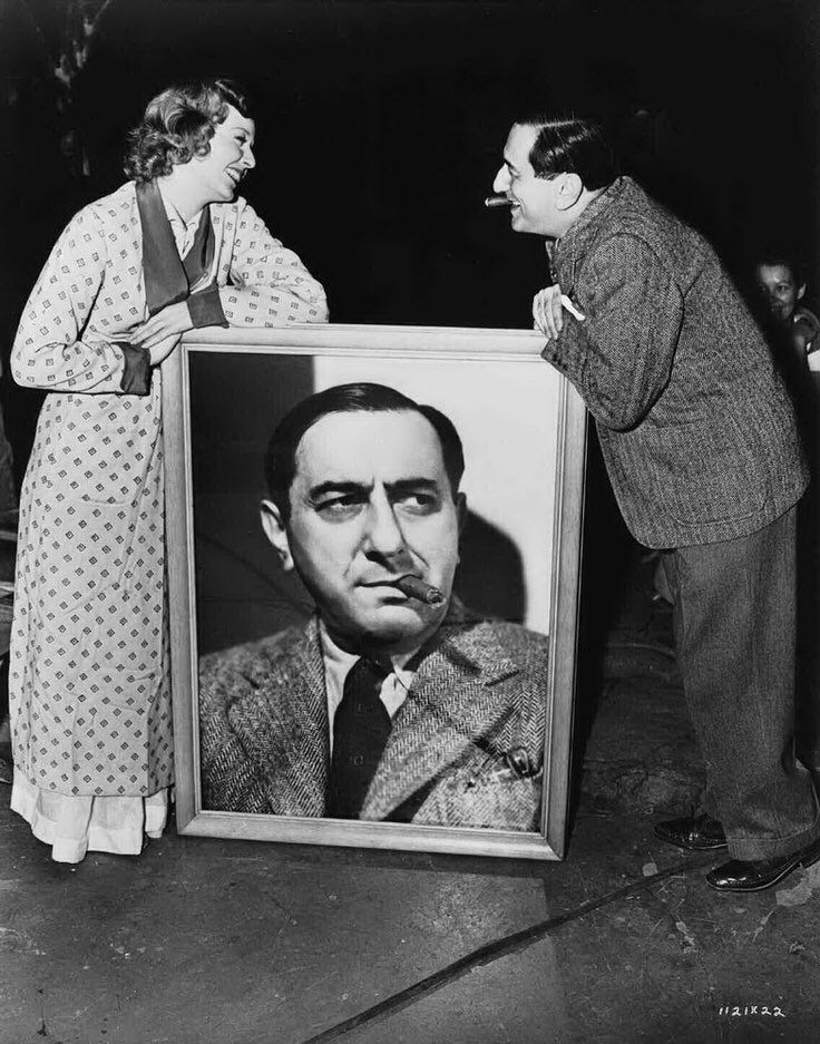  #LesCinéastesDuHangarRangée 2 :27 - ERNST LUBITSCH29 jan 1892-30 nov 1947(All)- Haute Pègre (32)- Sérénade à 3 (33)- La 8ème Femme de Barbe-Bleue (38)- Ninotchka (39)- Rendez-Vous (40)- Jeux Dangereux (42)«Je laisse les spectateurs se servir de leurs imaginations»