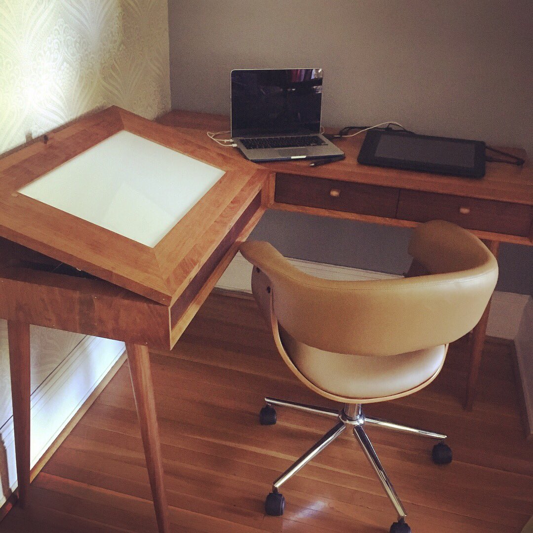 FalynnK's tweet image. My husband (instragram at @tw_design_build ) made me a custom desk! Drafting table w light box, every cord hidden inside so only one cord comes out the back leg.
#drawingtable #draftingtable #table #desk #office #custom  #furniture #furnituredesign #design #handmade