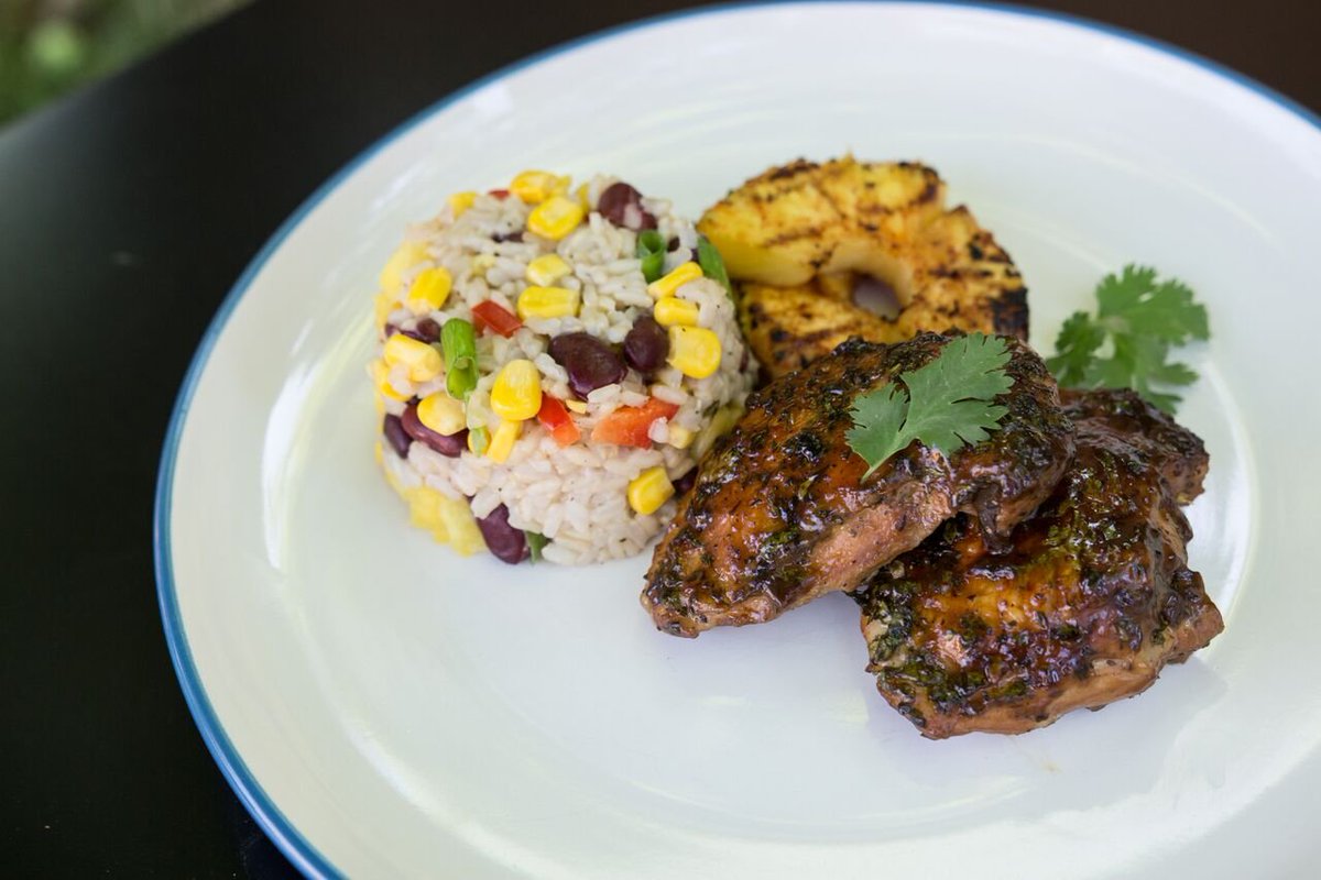 Not only do we have one new meal this week, but we have TWO! Say Aloha to our new Hawaiian Chicken with grilled pineapple and a Caribbean rice medley! 
#NewMeal #Menu #Hawaii #HawaiianChicken #Pineapple #Aloha #HealthyMeals #Foodie #FoodPorn #FoodTO #Toronto #MealPlan #MealPrep