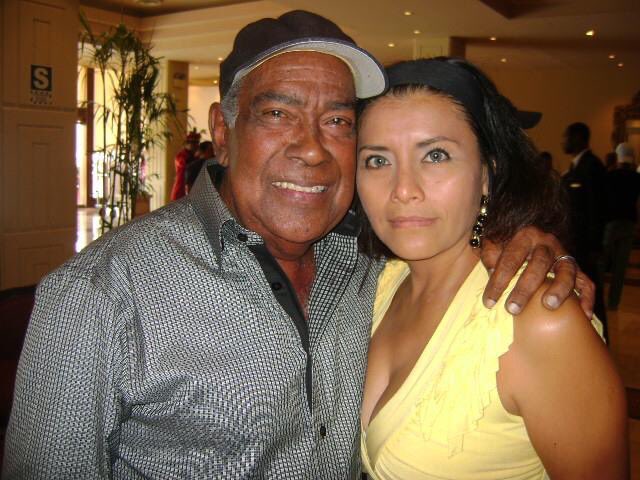 lidiaronquillo's tweet photo. RECORDANDO A CHEO FELICIANO QUE NACIÓ UN DÍA COMO HOY 3 DE JULIO 1935. Aquí una foto del recuerdo, cuando se reunieron los Ex Integrantes de la FANIA #Perú.. Feliz cumpleaños allá en el cielo #Ahoraaaa 🤗🎼🎤👏 https://t.co/3JQlnk2ggF