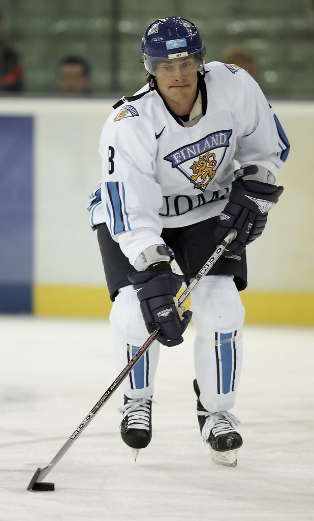 Happy birthday Teemu Selanne(born 3.7.1970) 