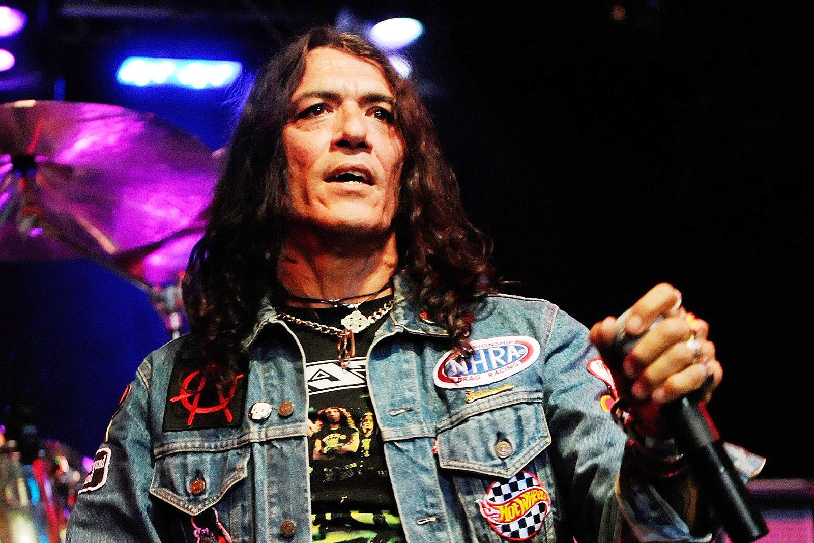 Happy birthday to Stephen Pearcy of RATT. 