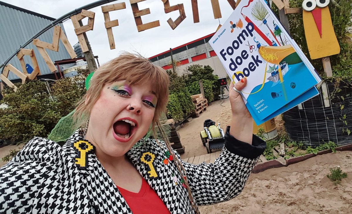 Foomps's tweet photo. 4 juli  16.00 kinderboekentuin boekpresentatie foompdoeboek Speelhuislaan 80 Breda ! https://t.co/ZPaIjKYE47