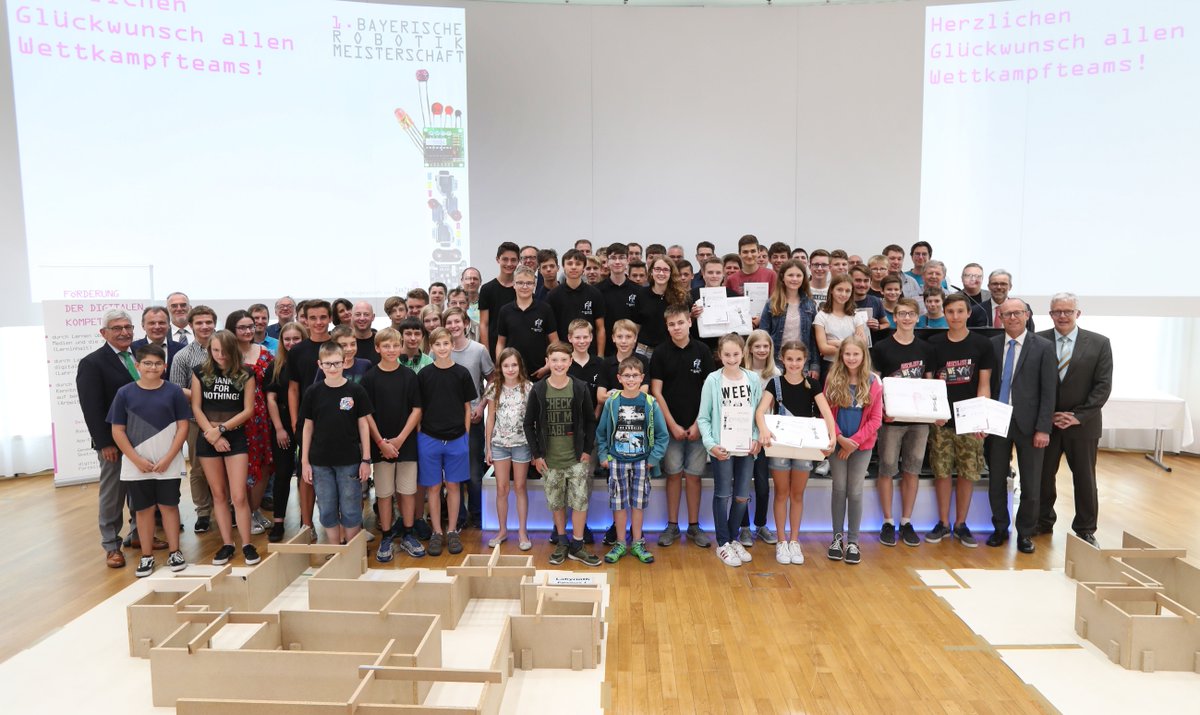 baymevbm's tweet photo. Die #MINT21-Initiative an bayerischen Realschulen. Erste Bayerische #Robotik-Meisterschaft heute in München: https://t.co/AV9HOTC5QL https://t.co/P1mPzAAFX2
