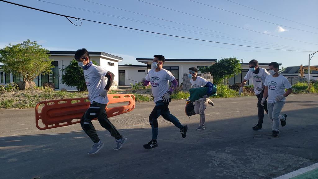 camsurofficial's tweet photo. Nurses from the provincial government showcase their skills on Pre-hospital Care in front of all #RescueOlympics participants. The 2nd demo shows proper care for ill or injured patients before they reach hospitals or during emergency transfer.👩‍⚕️🚑
#CamSurisReady #NDRM https://t.co/XvtIWAld6j