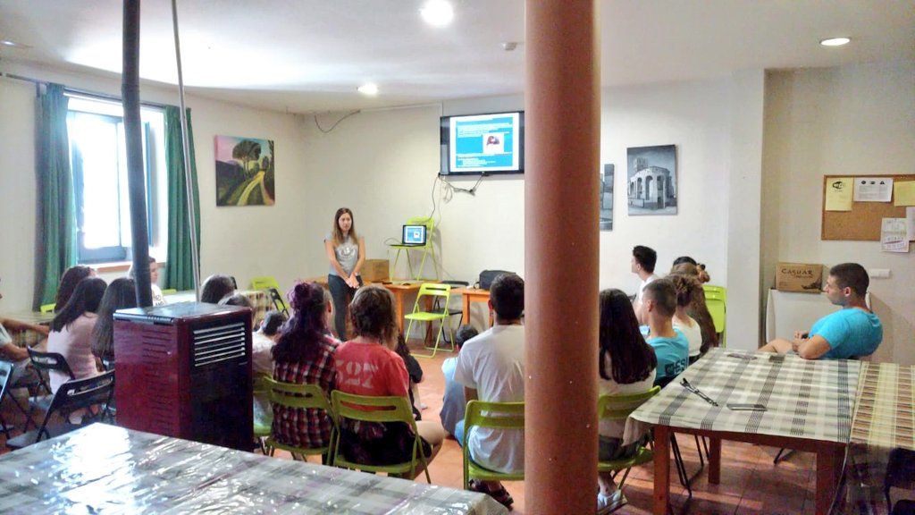 Formamos a estudiantes de #CyL sobre #PrimerosAuxilios en nuestro encuentro de #VidaSaludable18