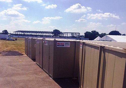WernickGroup's tweet image. A few photos taken by the Wernick Events team over the weekend. They've been installing temporary event accommodation and comfort facilities at @SilverstoneUK for the Formula 1® 2018 Rolex British Grand Prix - including 'backstage' in the @F1 compound. #F1 #portableaccommodation