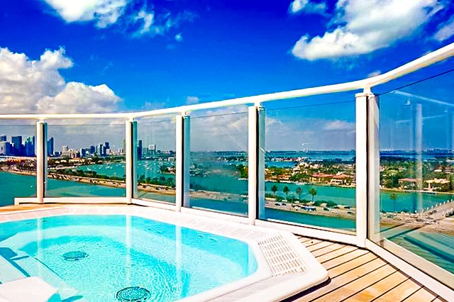 Im Sommer hat man Zeit für das Wesentliche. Wie Whirlpools. Und das ultimative Getränkepaket. #CruiseNorwegian