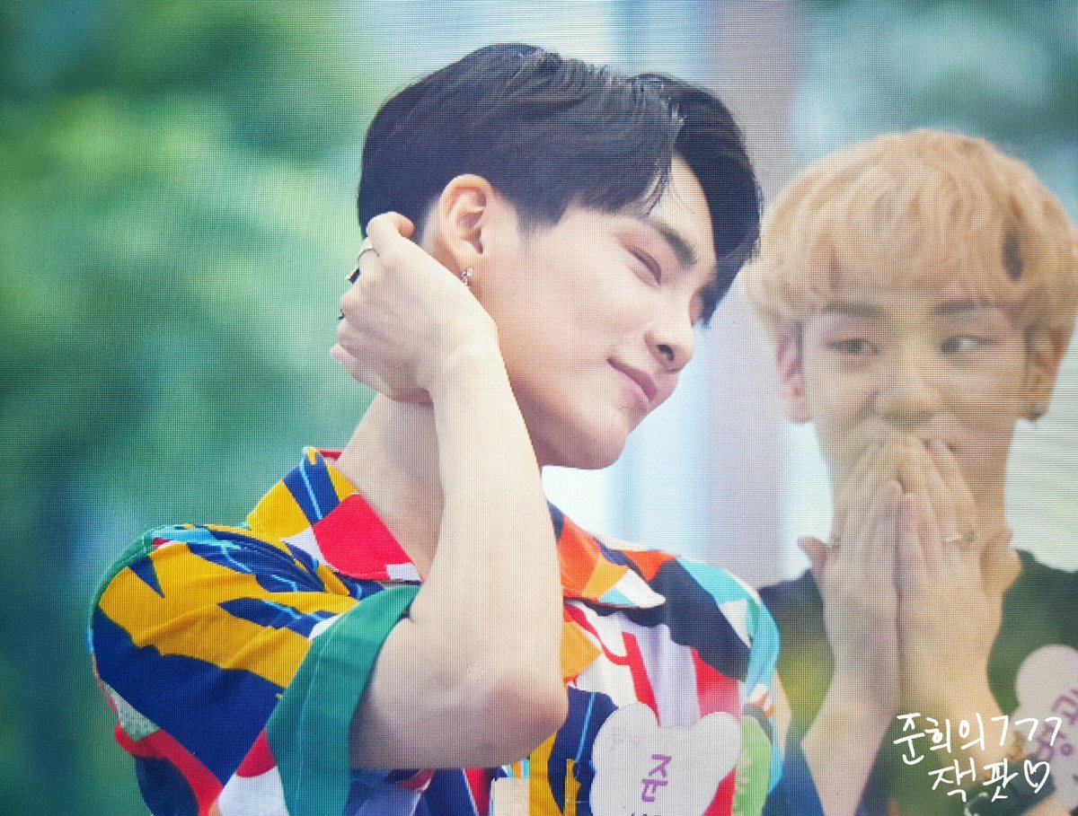 ACEJUN_777's tweet photo. 180703 팩트인스타

딸부잣집 막내아들이래 🎀

#ACE #에이스 #JUN #준 #에이스준
#JUNHEE #준희 #PARKJUNHEE #박준희
#TAKE_ME_HIGHER
@official_ACE7 https://t.co/0rgK7nZzfL