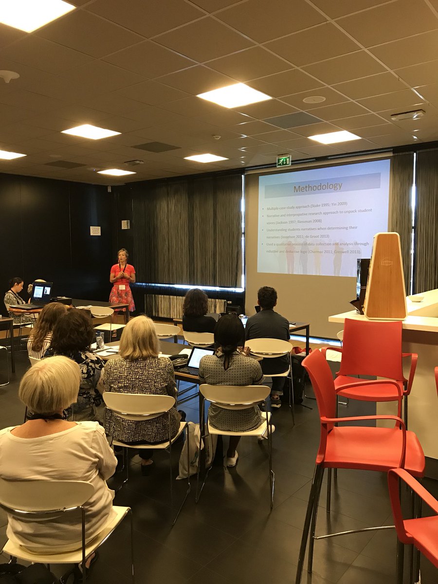 MnqEngel's tweet photo. Gusta Tavecchio presents #inclusive #teaching and #learning third voice #NarrativeConf https://t.co/0FztvuPq0x