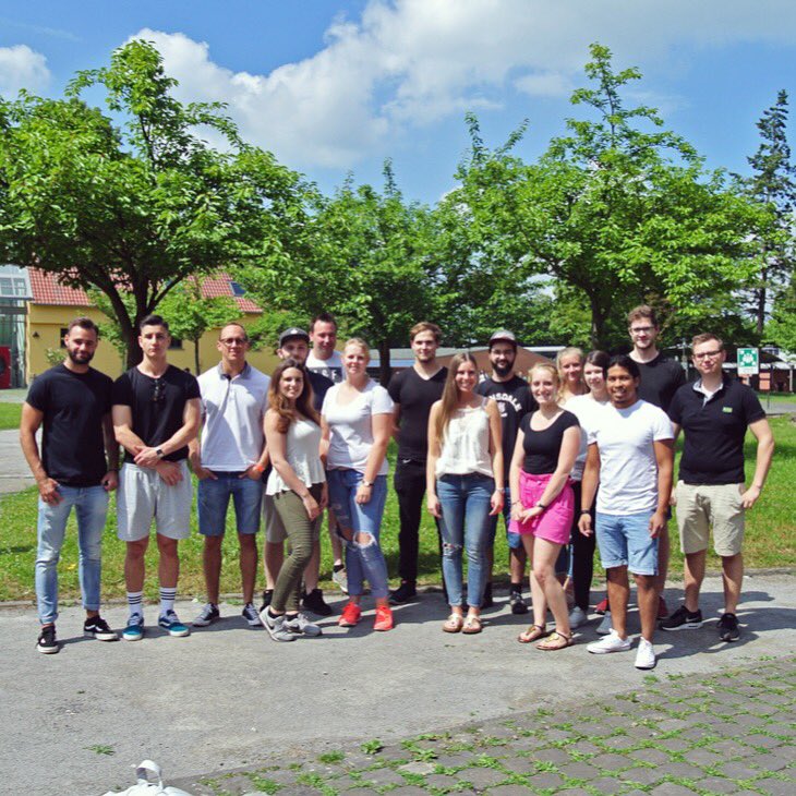 Vulkanfiber's tweet photo. Hier nochmal das gesamte Team 🅰️. Wir sind schon gespannt  das Team bei Präsentation &amp; Testfahrt in Action zu sehen. #NaluEa #TeamA #Teamwork #FlyingFiber #Vulkanfiber #FHSWF #Soest #angewandteproduktentwicklung #eFoil #Wettkampf #Möhnesee https://t.co/rwcDR9tUGw