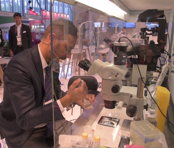 coopersurgical's tweet photo. Lab Director from GynePro Medical Center @LParmegiani Dr Lodovico Parmegiani, demonstrates how to select the best sperm with Hyaluronan based products at our #ESHRE2018 stand offering an opportunity to see #SpermSlow and #PICSIdish in action! #spermselection https://t.co/Qu4ZRMJSc0