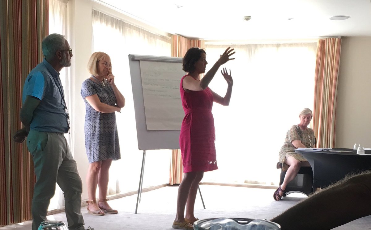 marieannedoc's tweet photo. .#SPmasterclass QUINTESSENTIAL QUARTET caught on camera @TimAnfilogoff @SianB71 @MariePolley1 @bevtayloryork Growing evidence will shape commissioning, design, training, support in #social prescribing https://t.co/wtqGvNNHzV