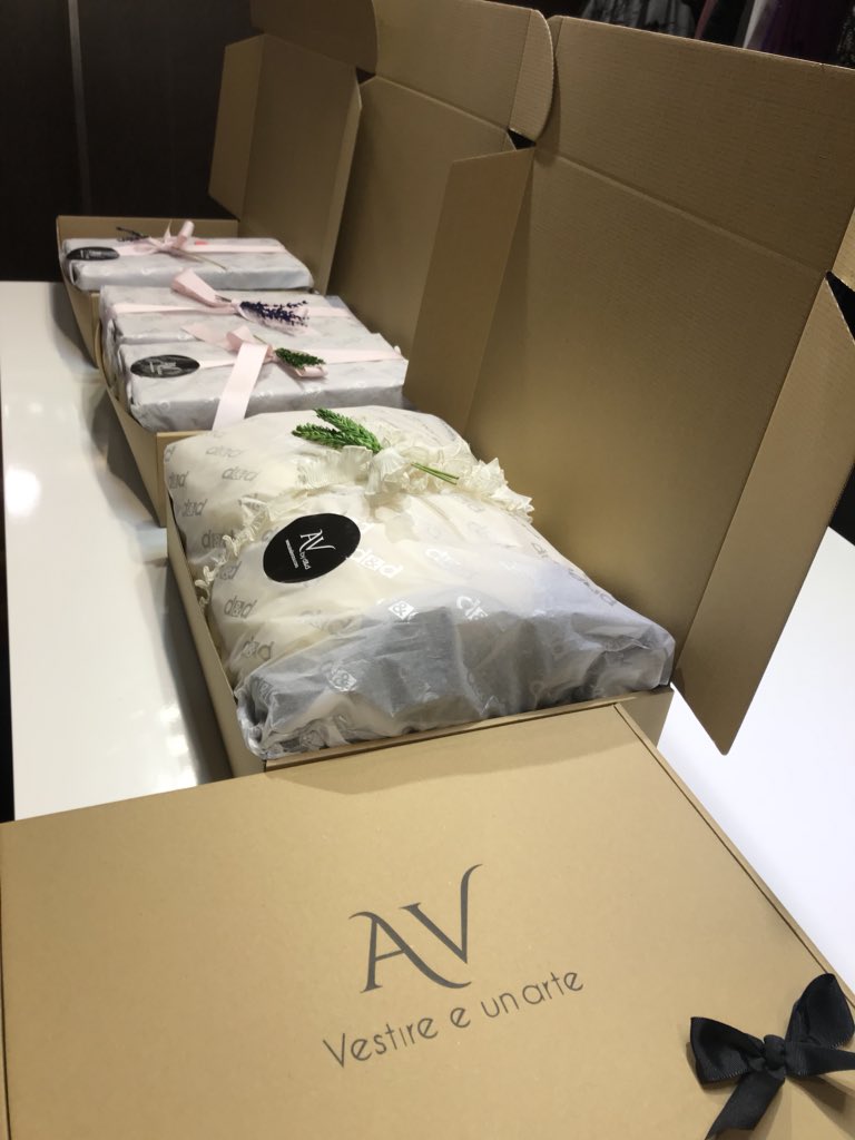 Rinascimentodyd's tweet photo. Avalenza by d&amp;d.
Ya tenemos preparados los pedidos de la tienda online. 
https://t.co/F682gWRFyN. TODO AL 50% https://t.co/Mm2QIRTGn6