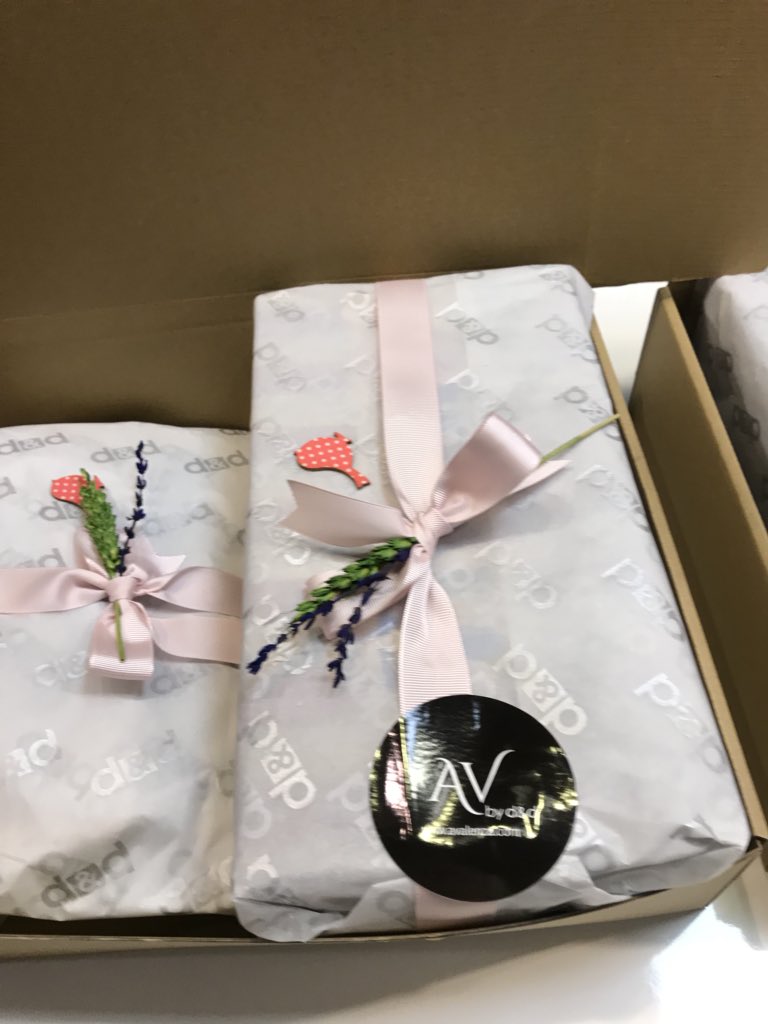 Rinascimentodyd's tweet photo. Avalenza by d&amp;d.
Ya tenemos preparados los pedidos de la tienda online. 
https://t.co/F682gWRFyN. TODO AL 50% https://t.co/Mm2QIRTGn6