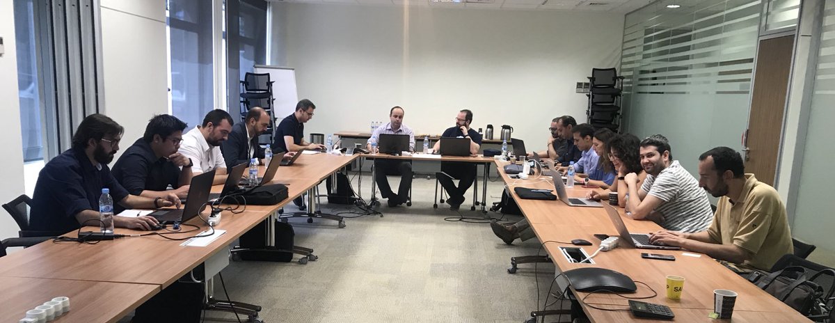MOTIVA2NET's tweet photo. Gran sesión la de ayer sobre #chatbot en la que @MOTIVA2NET estuvo presente. Gracias @oracle_es  #oraclechatbot https://t.co/iGulK94gMI
