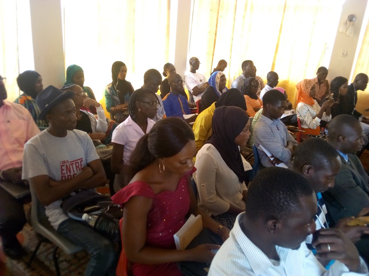 GambiaNYC's tweet photo. Ex. Dir. @GambiaNYC @Mokendeh1 indicated his office's unreserved commitment to serve the needs of the young people of 🇬🇲. He added that ICT has priority of his Council. He encouraged the participants to make the session very engaging. 

@MaslamSanneh @ksillah1 @sima_mariama https://t.co/Sa2ZQpx7mQ