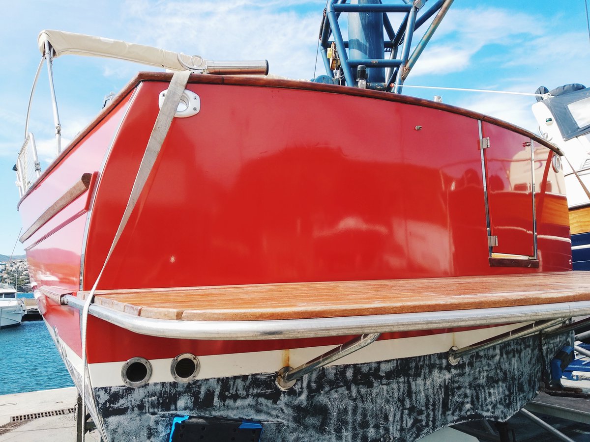 ApplyBoat's tweet image. Todo al rojo❗️Cambiamos de color y nos vamos a Girona para dejar como nueva
este precioso Rhea 850 Open. Con Vinilo Mactac TF 759-00 Medium Red
#vinilo #Mactac #tuningfilm #boatwrapping #carwrapping #vinyl #rheamarine
#paint #boatpainting #varadero #newdeck #antifouling