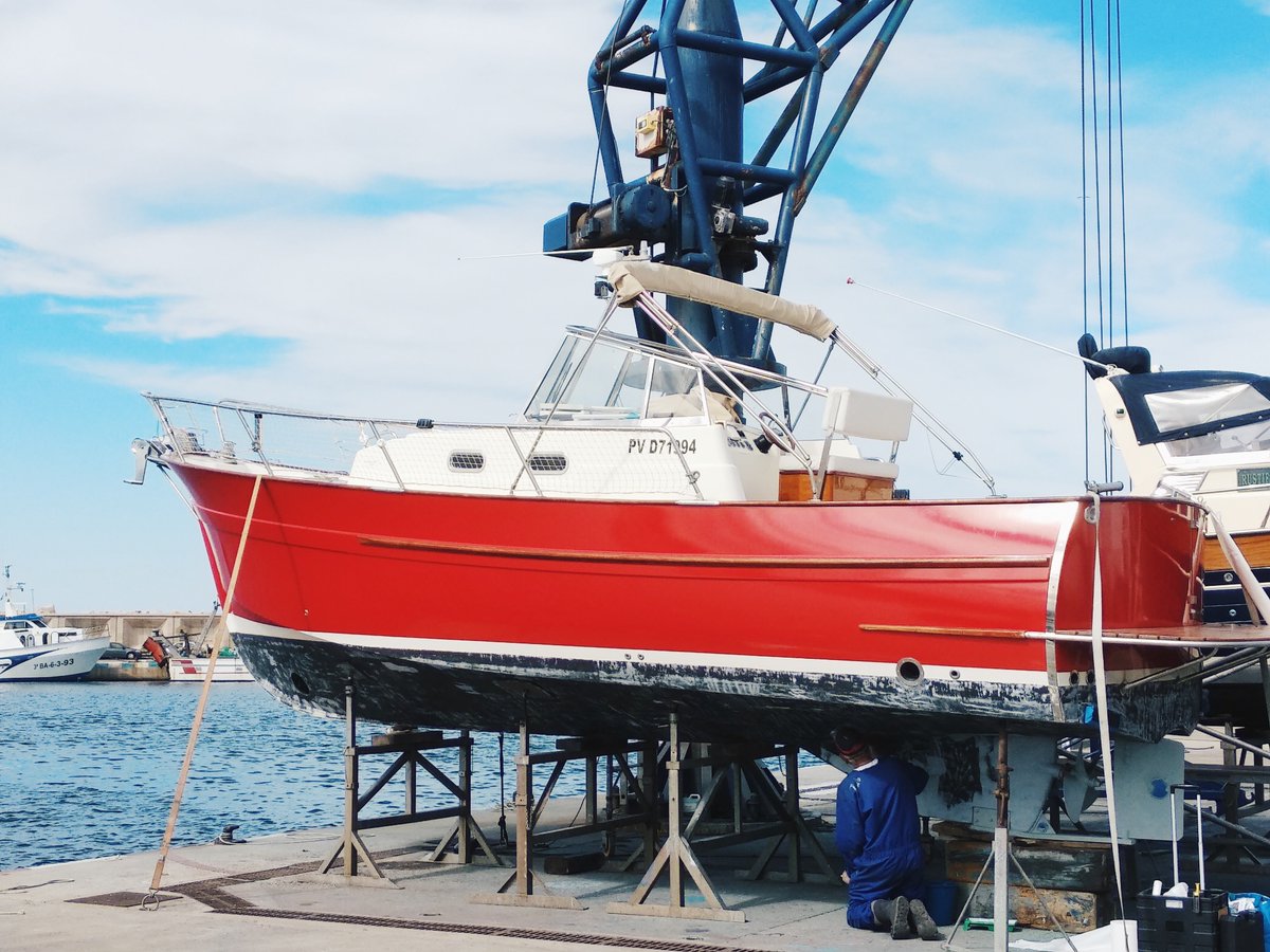ApplyBoat's tweet image. Everything red ❗️we change the color and we go to Girona to leave looking like new this beautiful Rhea 850 Open. With Vinyl Mactac TF 759-00 Medium Red
#vinilo #Mactac #tuningfilm #boatwrapping #carwrapping #vinyl #rheamarine
#paint #boatpainting #varadero #newdeck #antifouling