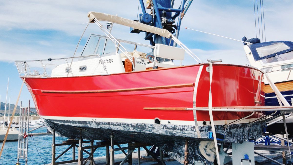 ApplyBoat's tweet image. Everything red ❗️we change the color and we go to Girona to leave looking like new this beautiful Rhea 850 Open. With Vinyl Mactac TF 759-00 Medium Red
#vinilo #Mactac #tuningfilm #boatwrapping #carwrapping #vinyl #rheamarine
#paint #boatpainting #varadero #newdeck #antifouling