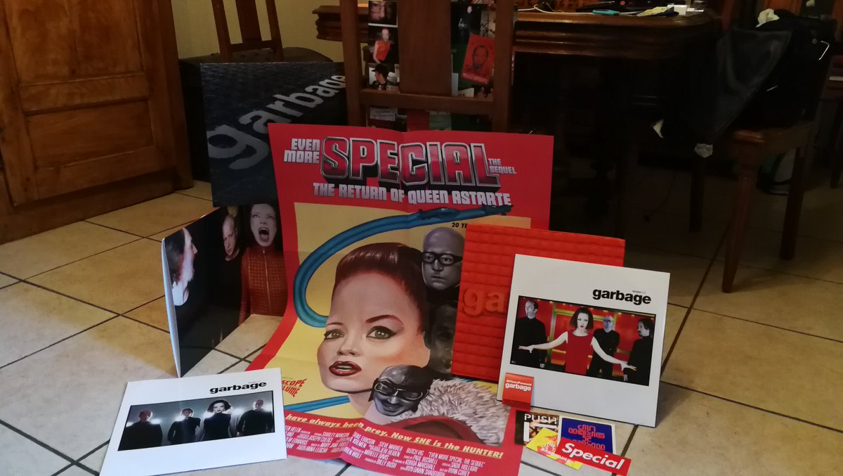 69luckyluciano's tweet image. #Version20 
#Garbage 
#Vinyl LP box set
superbe !