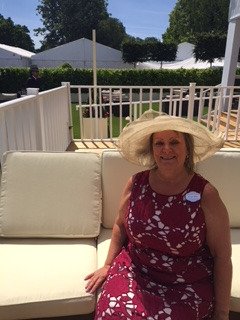 SolentWorldTrv's tweet photo. Lynn at Solent World Travel had a wonderful day at Royal Ascot with 3 family members courtesy of @CUN_AgencySales https://t.co/au59AU5XqO
