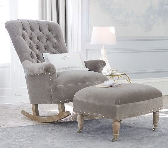Ciceroni_App's tweet image. Wingless chairs have a long history that dates back to 17th century England. The chairs are so versatile and timeless that they can decorate any living space!
With the rains pouring down, who wouldn’t love to sit back and sip a hot cup of tea?

#ciceroni #homedecor #wingbackchair