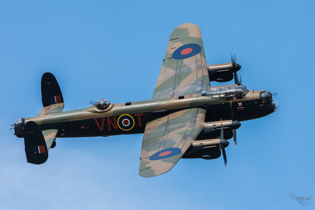 IWinfield1's tweet photo. Yet again @RAFBBMF put on a great topside filled display @Shuttleworth_OW #militarypageant #airshow with their Lancaster  @Seb_Lanc99 @Farrell3Neil @BBMF_Ernie93 @Twigs95 keep those topsides coming please!! Shes gorgeous!! https://t.co/ua7ruin0Fk https://t.co/A8ThiWdHyT