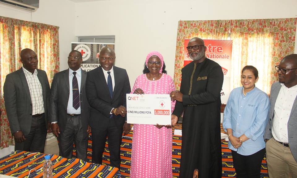 CroixCote's tweet photo. #ACTIONSCRCI : QNET FAIT UN DON A LA CROIX-ROUGE DE COTE D’IVOIRE SUITE AUX INONDATIONS.
La Croix-Rouge qui inspire confiance dans l'assistance des victimes des inondations est de plus en plus cooptée par les entreprises pour réceptionner les dons pour les sinistrés.@ishimwee https://t.co/HpbxCUmGJy